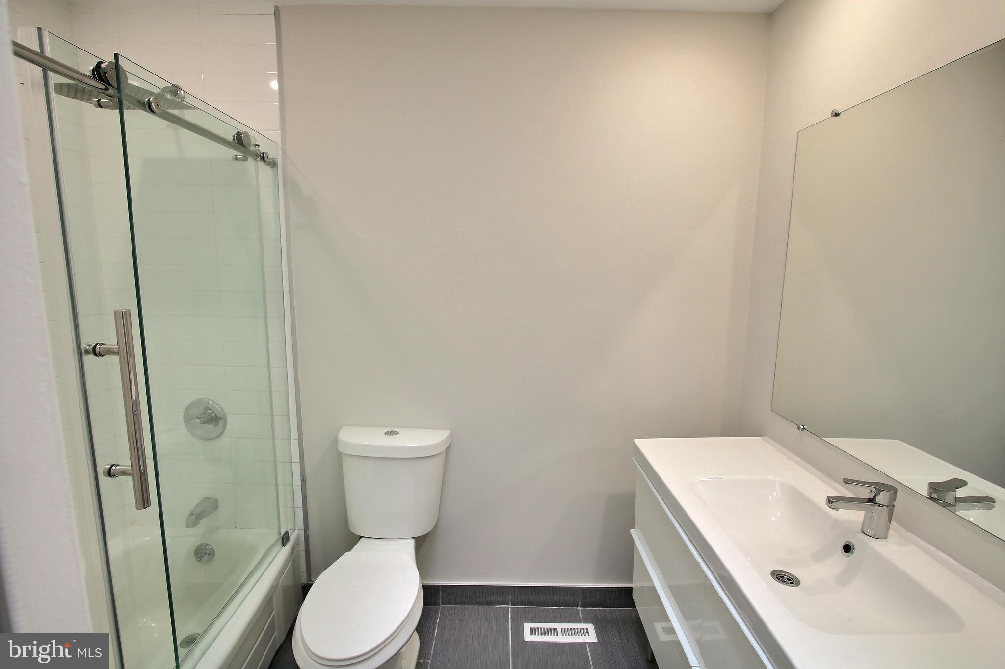 CARDEROCK SPRINGS - Residential