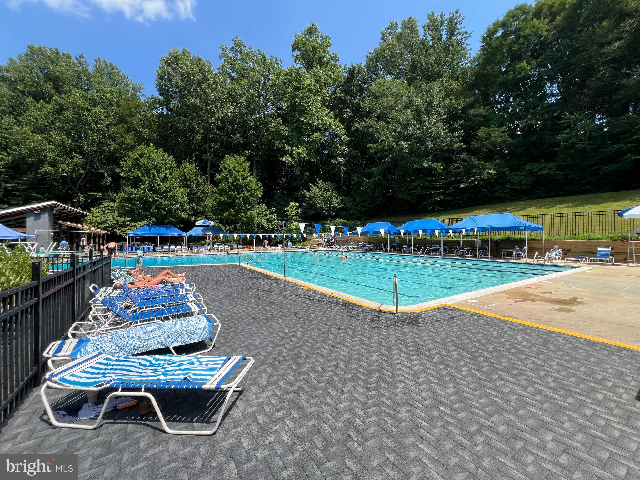 CARDEROCK SPRINGS - Residential