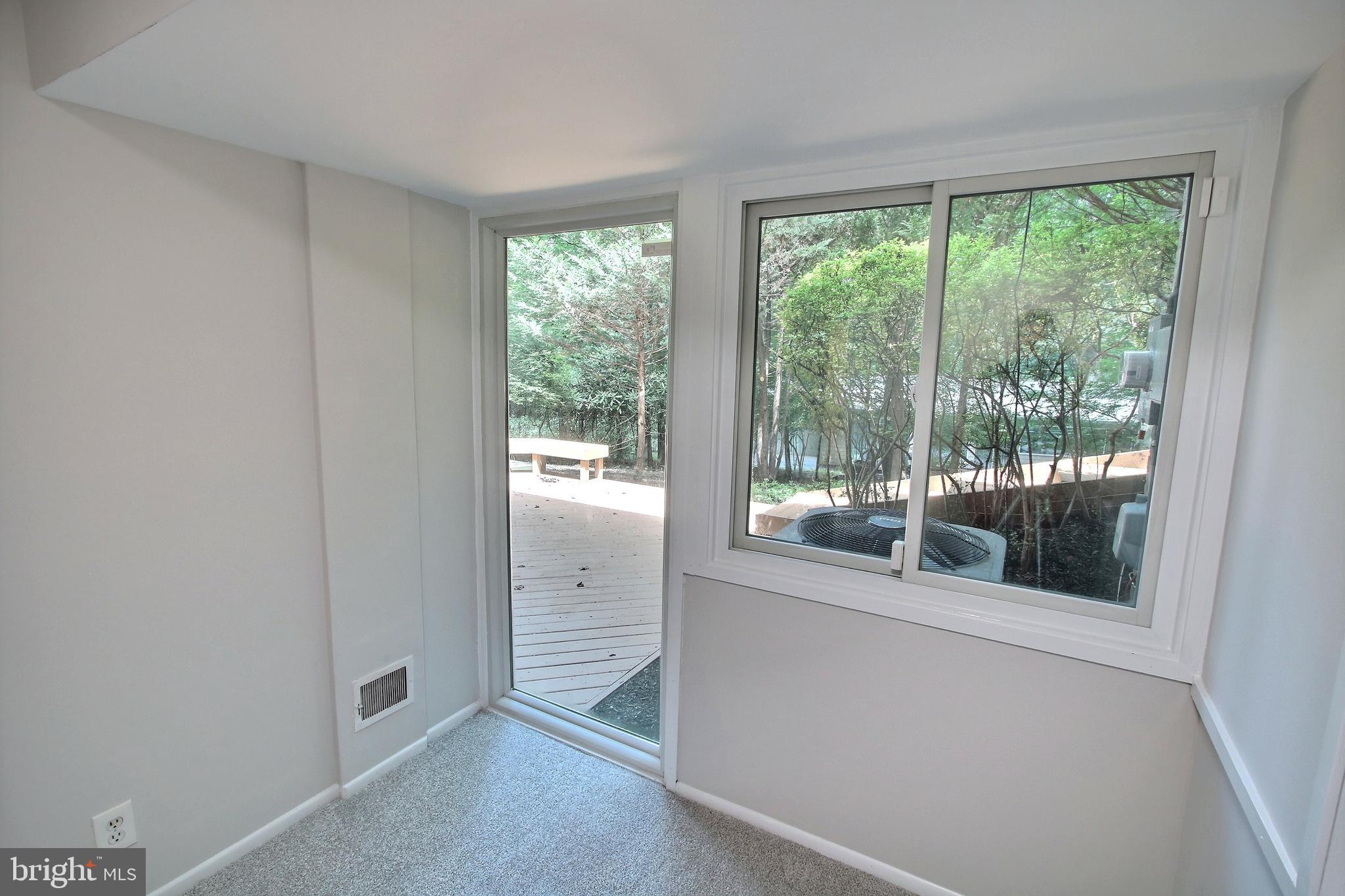 CARDEROCK SPRINGS - Residential