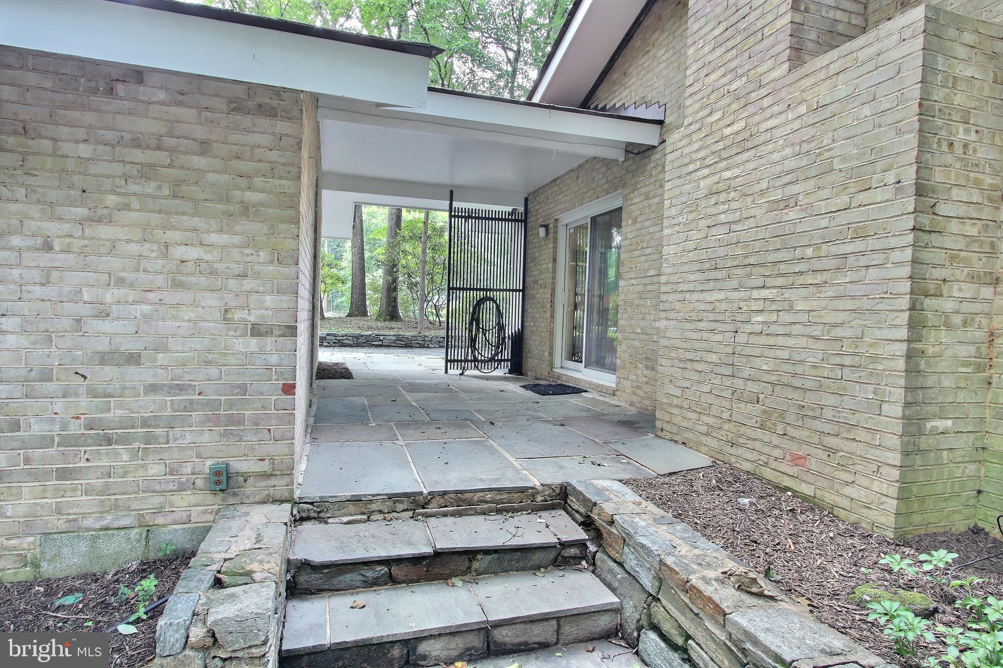 CARDEROCK SPRINGS - Residential