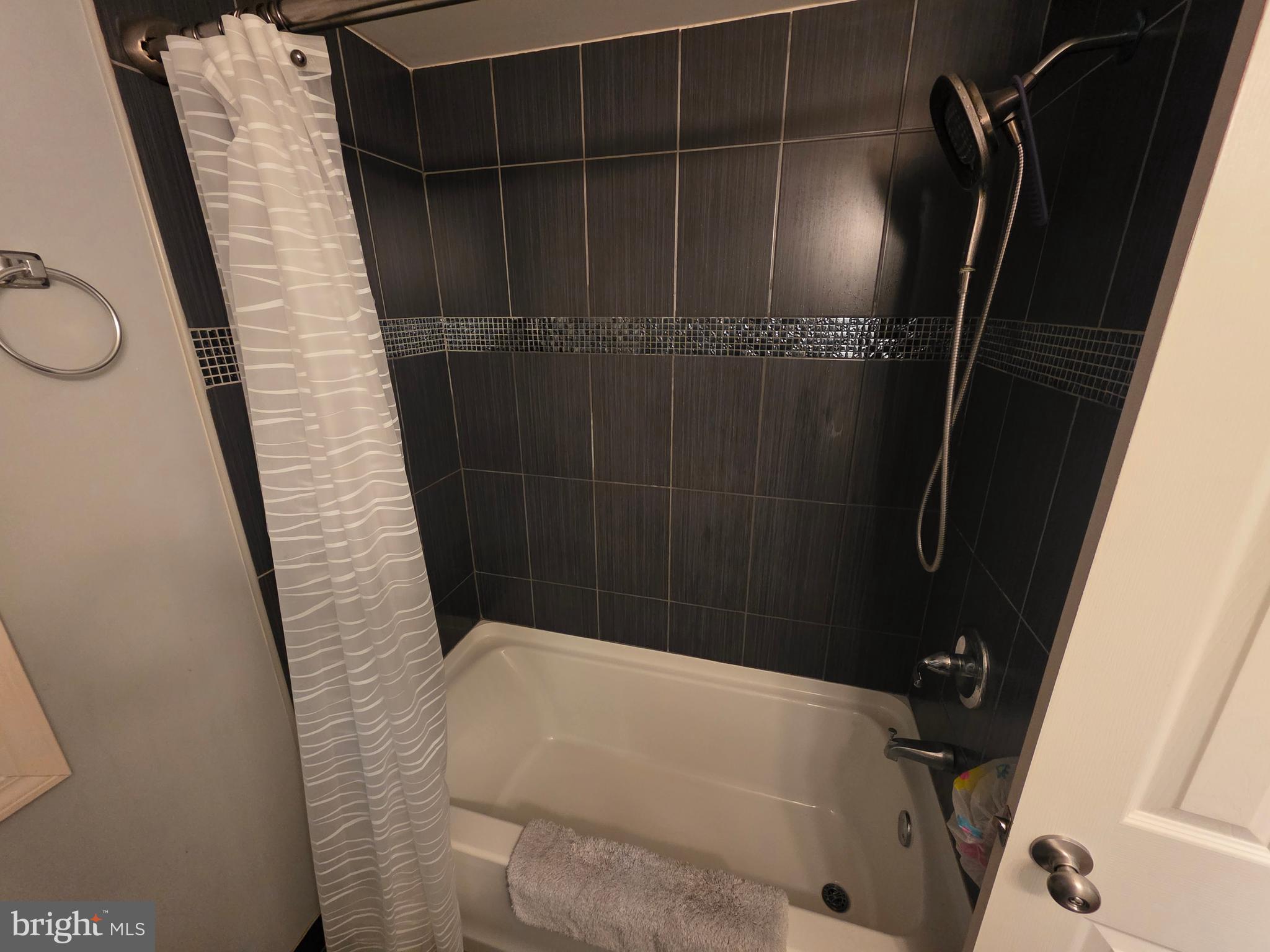 NORTH HILLS - Residential