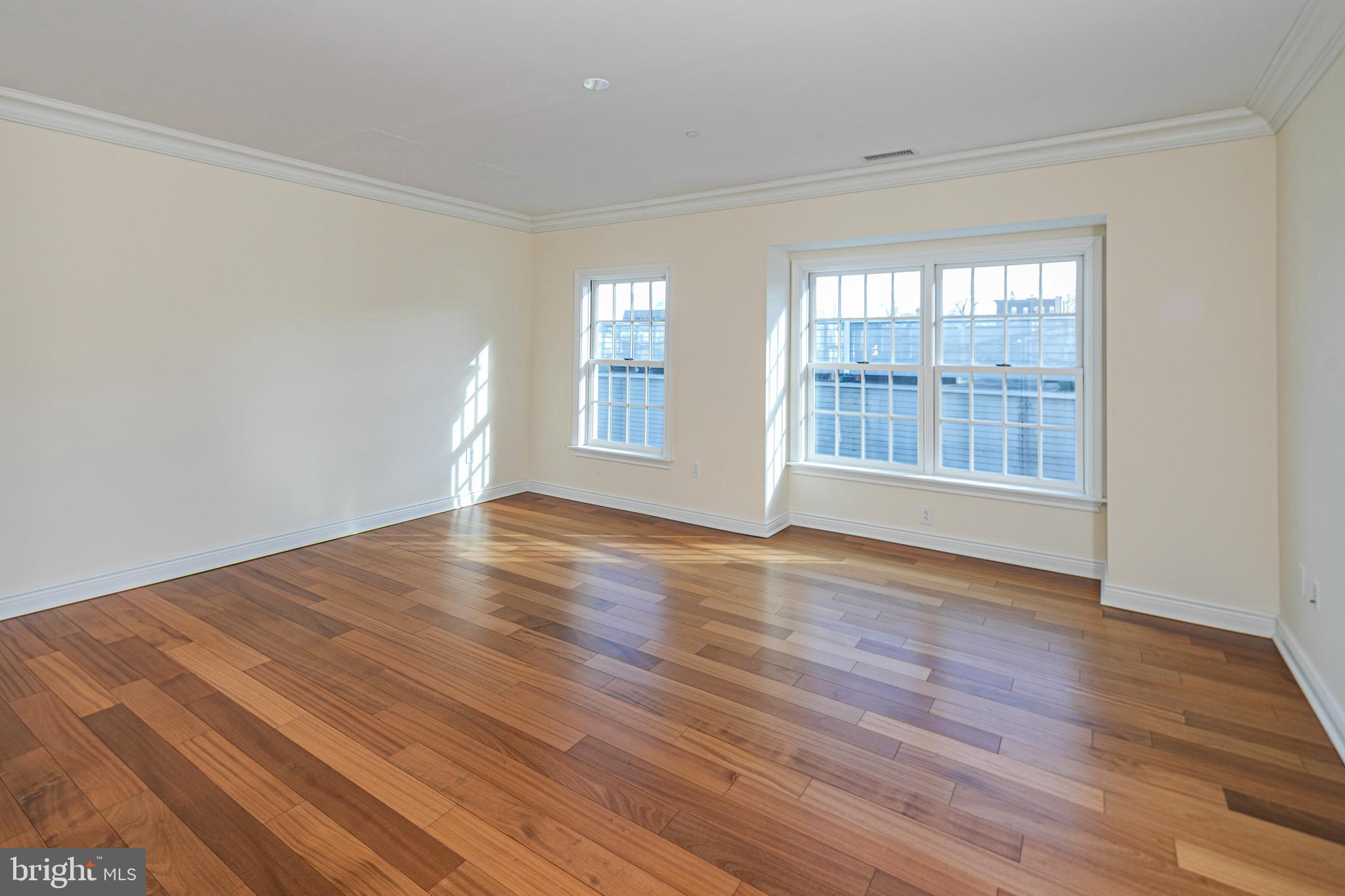 PALMER SQUARE - Residential