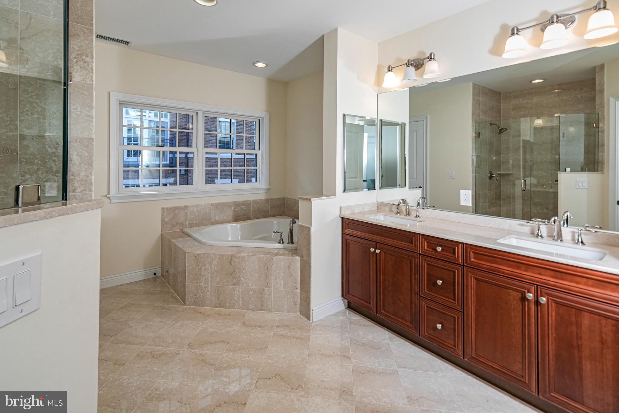 PALMER SQUARE - Residential