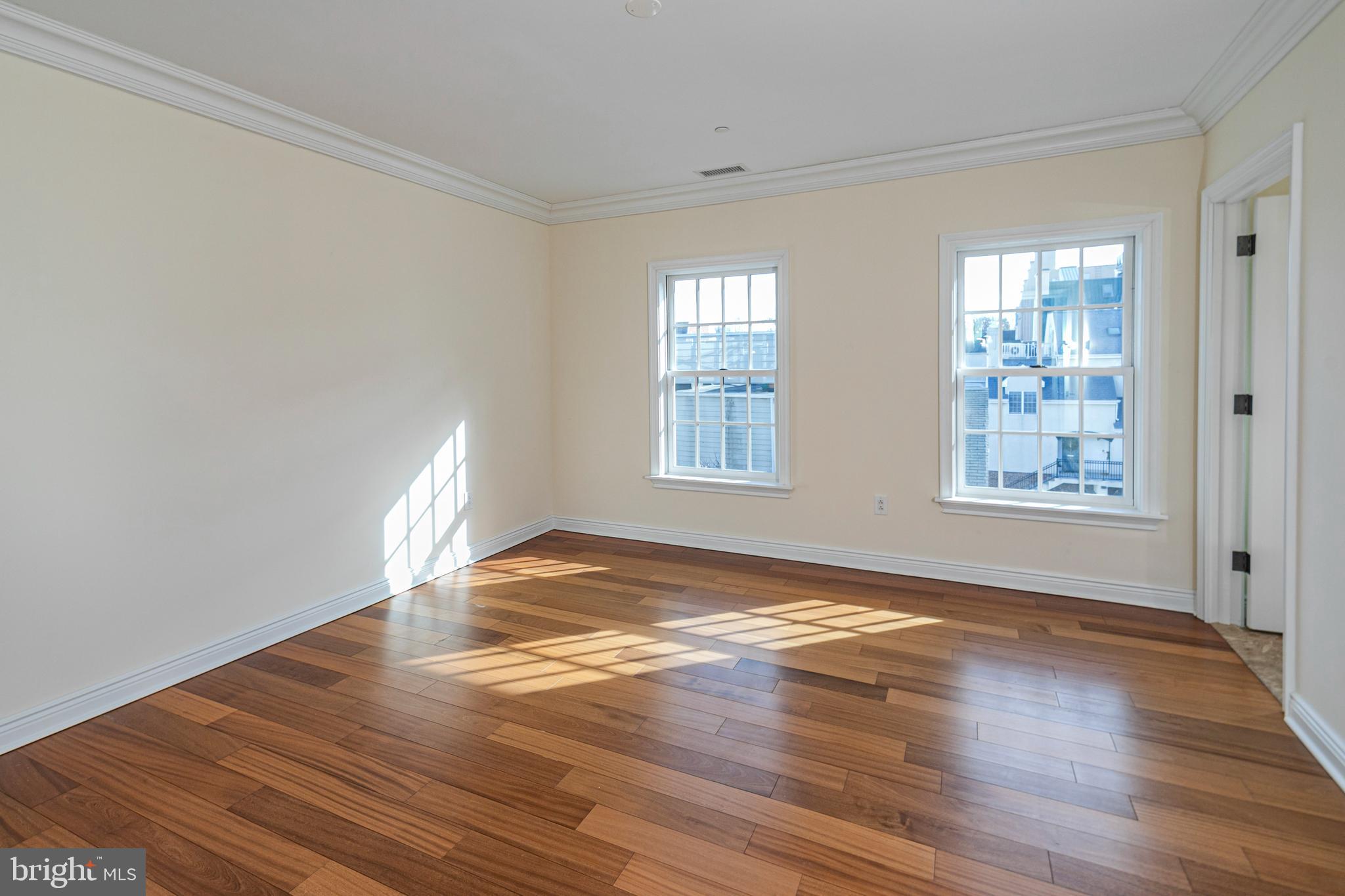 PALMER SQUARE - Residential