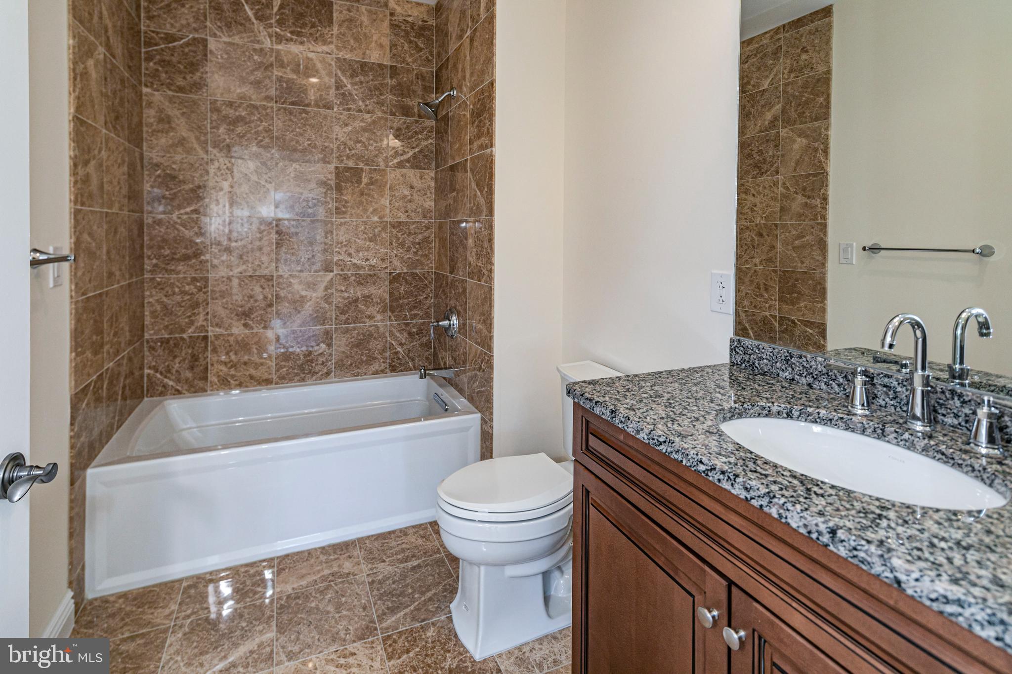 PALMER SQUARE - Residential