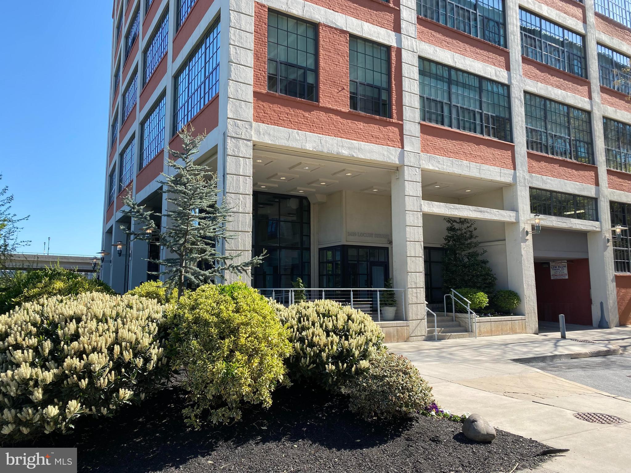 Experience elevated living at Locust Point, in the highly sought after Fitler Square Neighborhood. Included in the sale of this 1-bedroom loft-style residence is one, on-site parking spot in the building's private garage (EV charging outlet available adjacent to parking spot) and a storage unit.
Enjoy unparalleled views of the Schuylkill River through full-width windows that flood the space with natural light. This residence includes hardwood floors, soaring ceilings, and an open-concept layout. The kitchen is equipped with cherry wood cabinetry, stainless steel appliances, granite countertops and an in-unit stacked washer/dryer for added convenience. Building amenities include an outdoor garden/patio, fitness center and dog run. Locust Point is steps from the Schuylkill River Walking & Bike Path, dog park, tennis and basketball courts, community gardens, playgrounds, and farmer’s markets. Close proximity to CHOP, UPenn, Drexel, 30th Street Station. Easy access to 76, 95 and 676. Schedule your private tour today!
Open House - Thu, Aug 14 4:30 PM - 6:00 PM
Open House - Sat, Aug 16 12:00 PM - 1:00 PM
Open House - Sun, Aug 17 12:00 PM - 2:00 PM