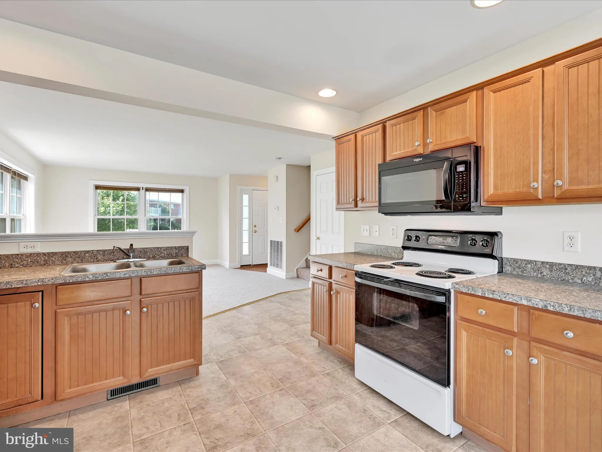 Leola, Pennsylvania 17540, United States, 3 Bedrooms Bedrooms, ,3 BathroomsBathrooms,Residential,Coming Soon,163554