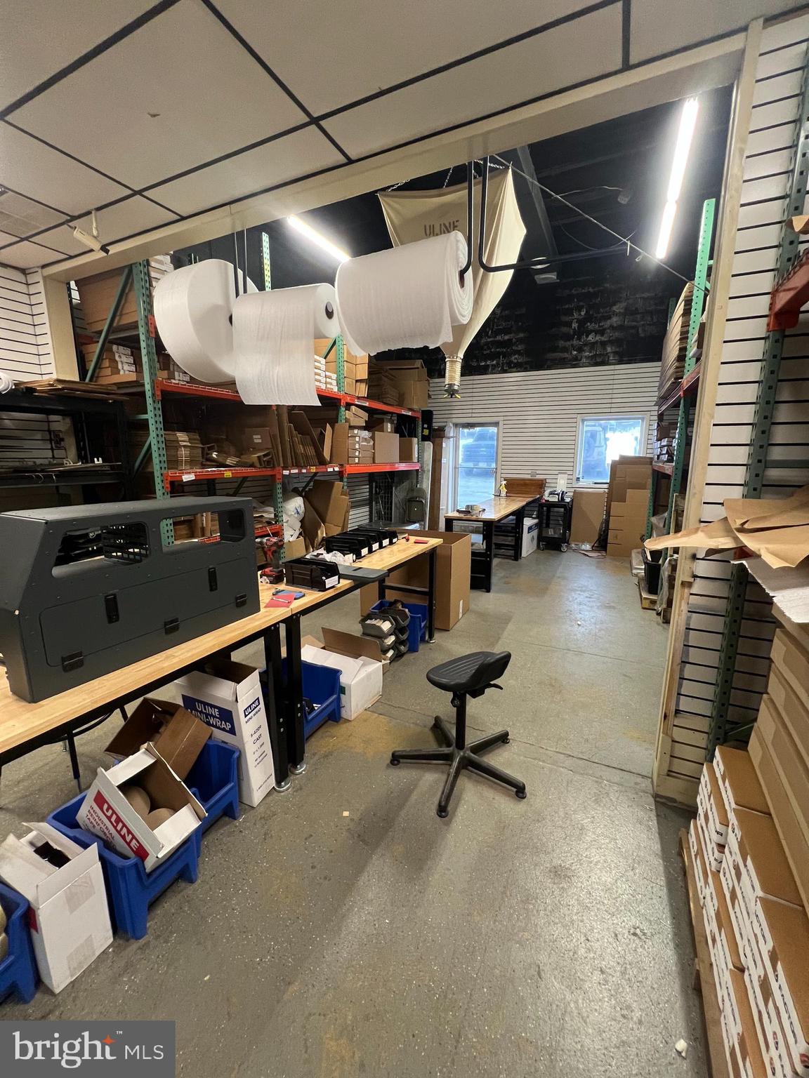 1185 DIVISION HIGHWAY EAST SIDE SHOP