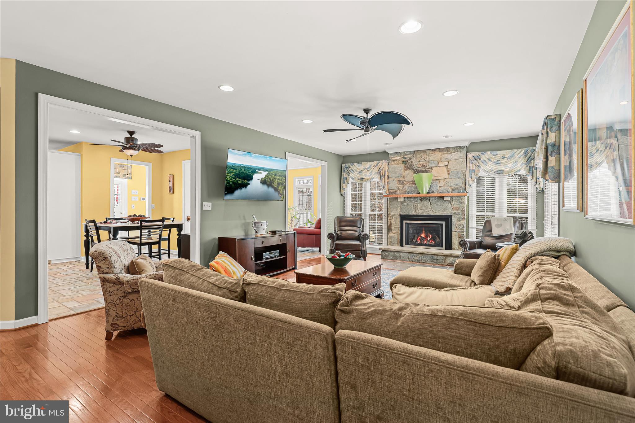 HUNTERBROOKE - Residential