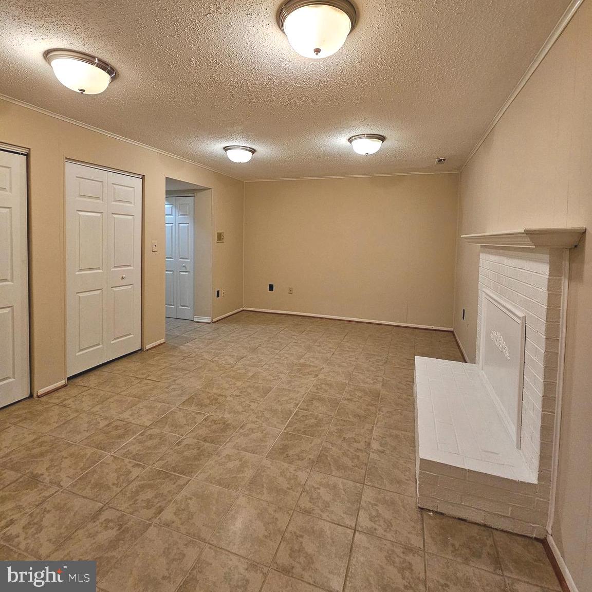 PINECREST HEIGHTS - Residential Lease