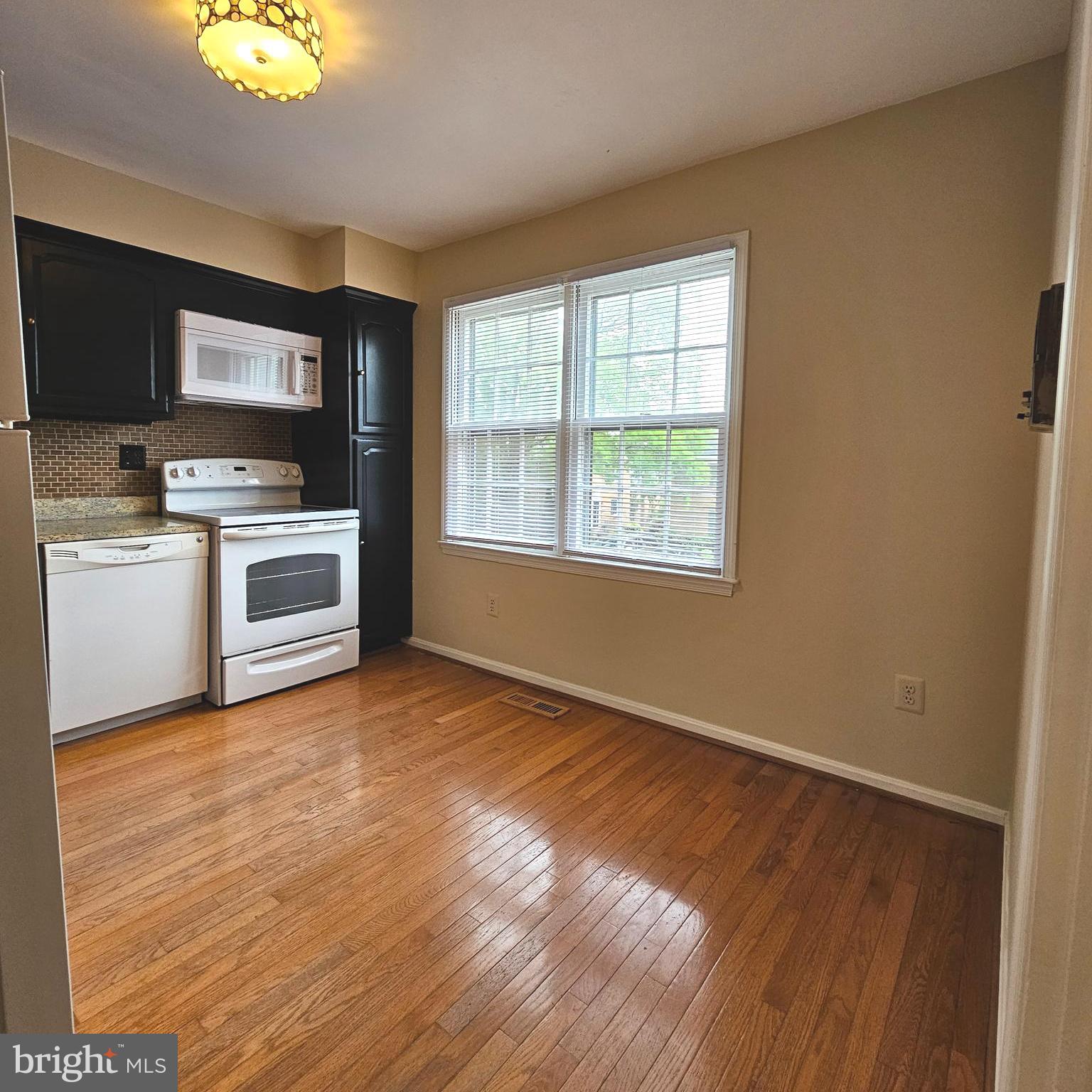 PINECREST HEIGHTS - Residential Lease