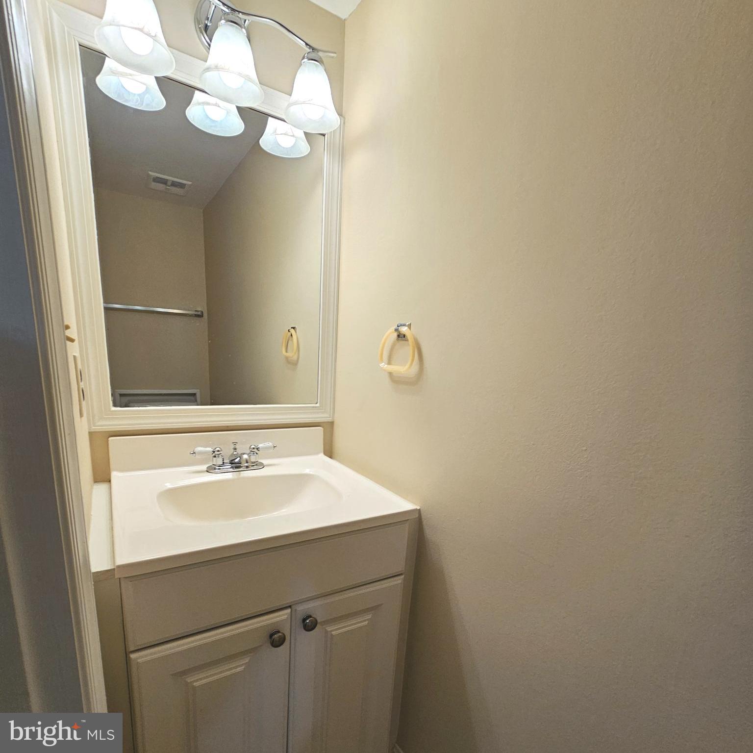 PINECREST HEIGHTS - Residential Lease