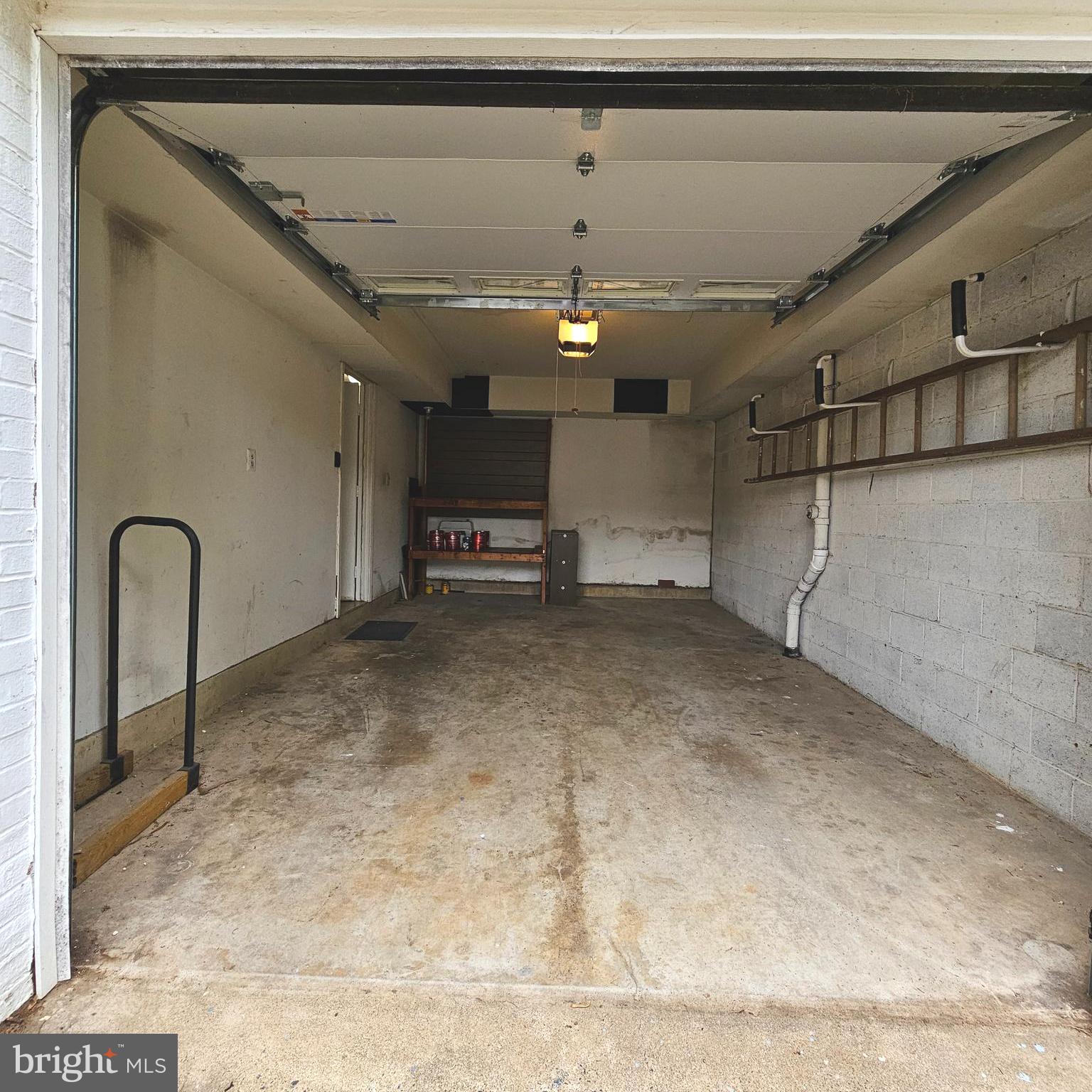 PINECREST HEIGHTS - Residential Lease