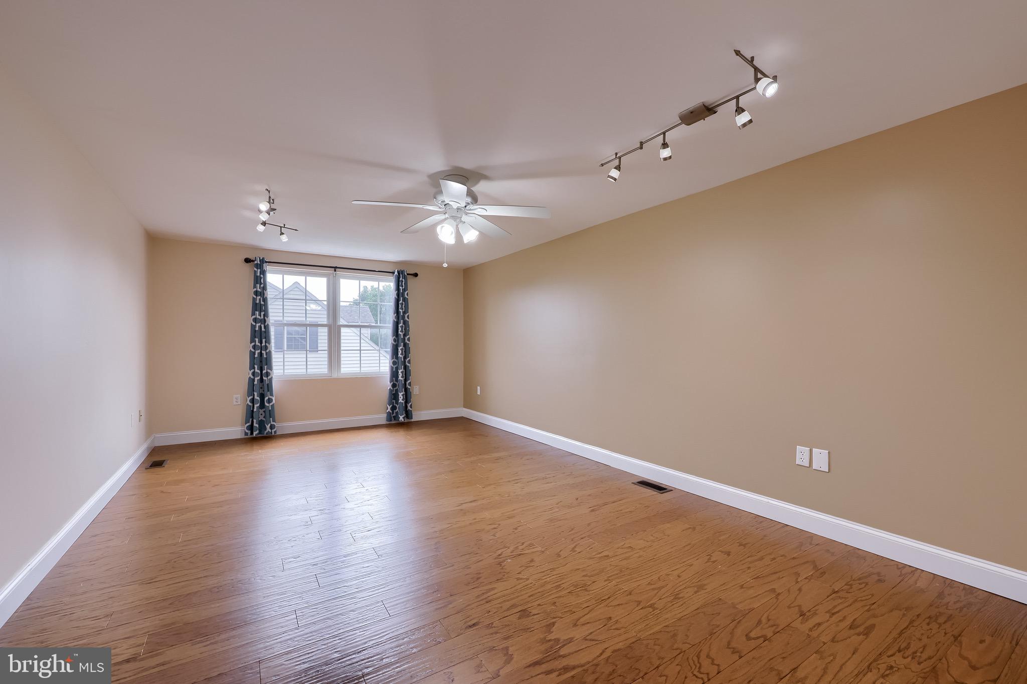 OREGON POINTE - Residential