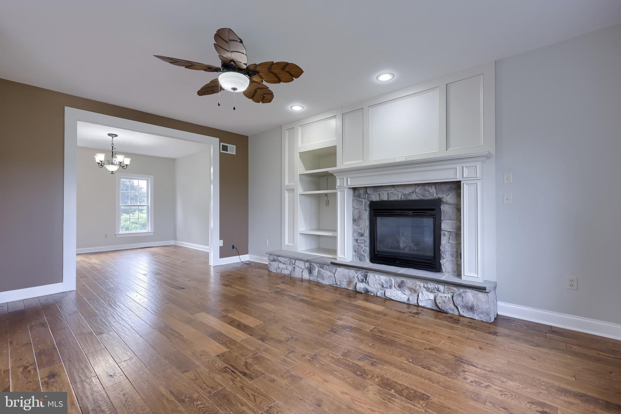 OREGON POINTE - Residential