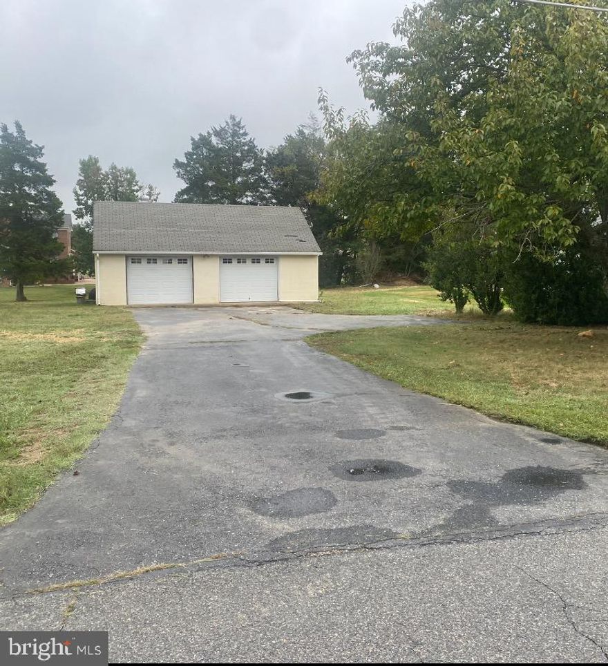BUILDING LOT MINUTES FROM I95 & CENTRAL PARK, JUST OFF ROUTE 3 LOCATED IN THE RIVERBEND SCHOOL DISTRICT!  THE HOMESITE IS LEVEL WITH PUBLIC SEWER .    THERE IS CURRENTLY AN OVERSIZED 2 GARAGE AND PAVED DRIVEWAY. PLEASSE CALL LISTING AGENT FOR ALL DETAILS BEFORE SHOWING