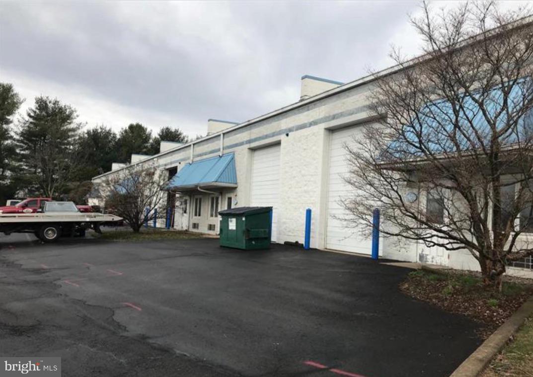 Available! Tenant just vacated. Commercial/Industrial Warehouse for rent in Warwick Commons Industrial Park, approx 3100 square foot with 18' ceiling height, front office entrance with restroom. 14' garage door height. Approx 400 SF nice renovated office space with bathroom with additional storage above it on Mezzanine. Conveniently located off the intersection of Bristol and Mearns Road. Tenant must obtain a Permit from Warwick Township for their particular business use. lease. No automotive uses allowed.