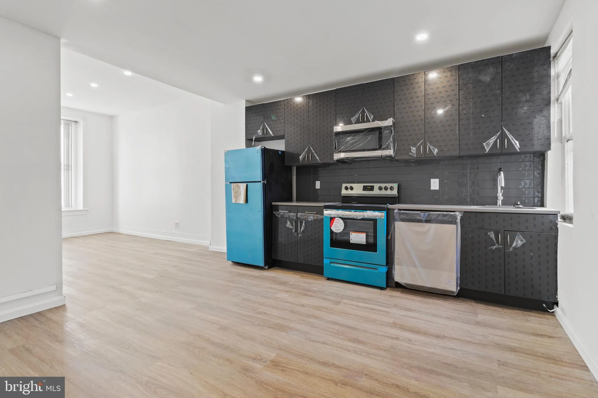 Philadelphia, Pennsylvania 19145, United States, 2 Bedrooms Bedrooms, ,2 BathroomsBathrooms,Residential,Active,86213