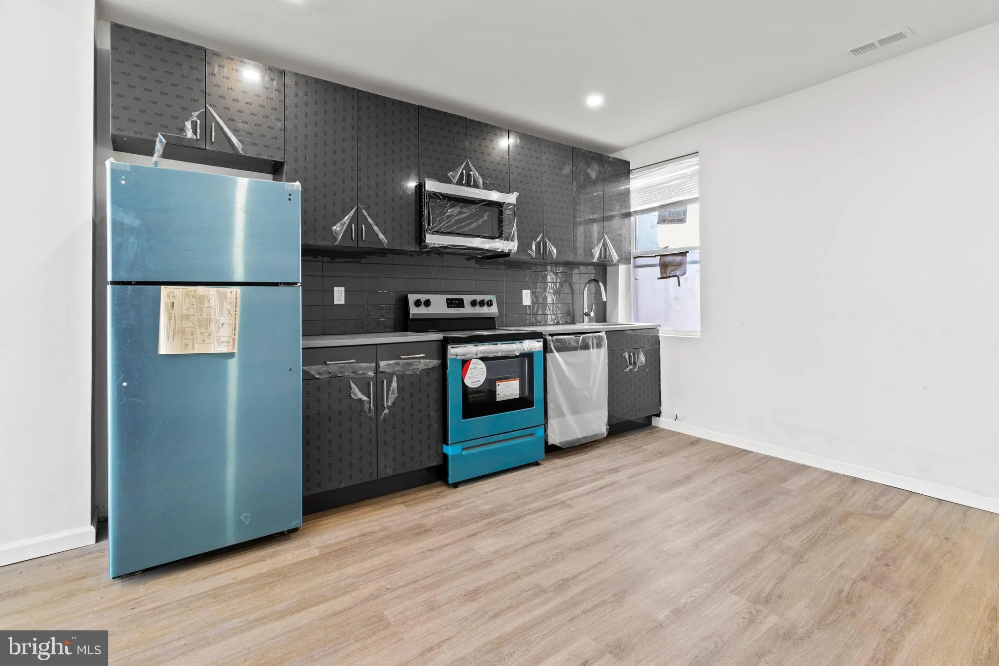 Philadelphia, Pennsylvania 19145, United States, 2 Bedrooms Bedrooms, ,2 BathroomsBathrooms,Residential,Active,86213