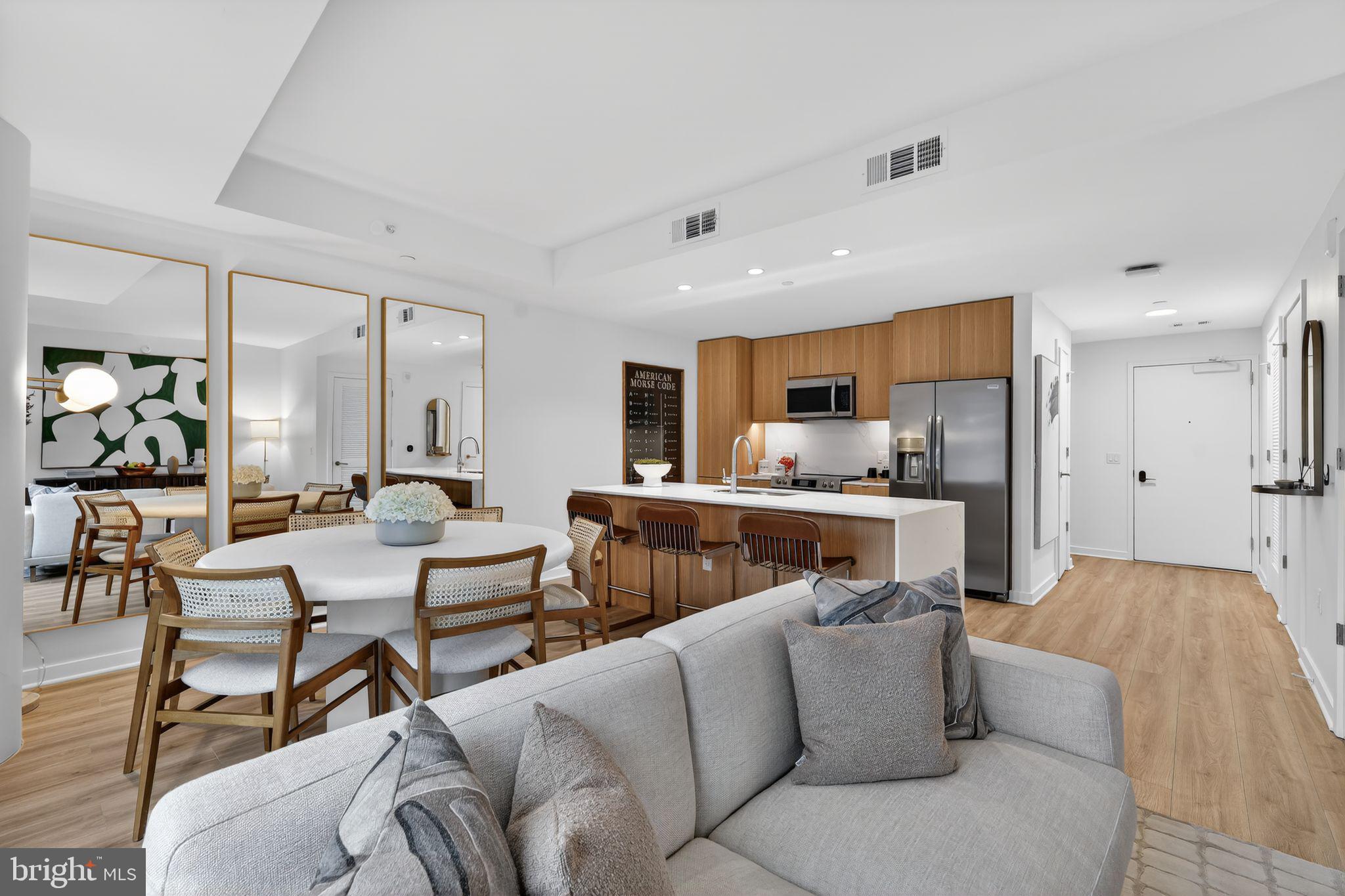 5300 WISCONSIN AVENUE NW TH5/VARIES