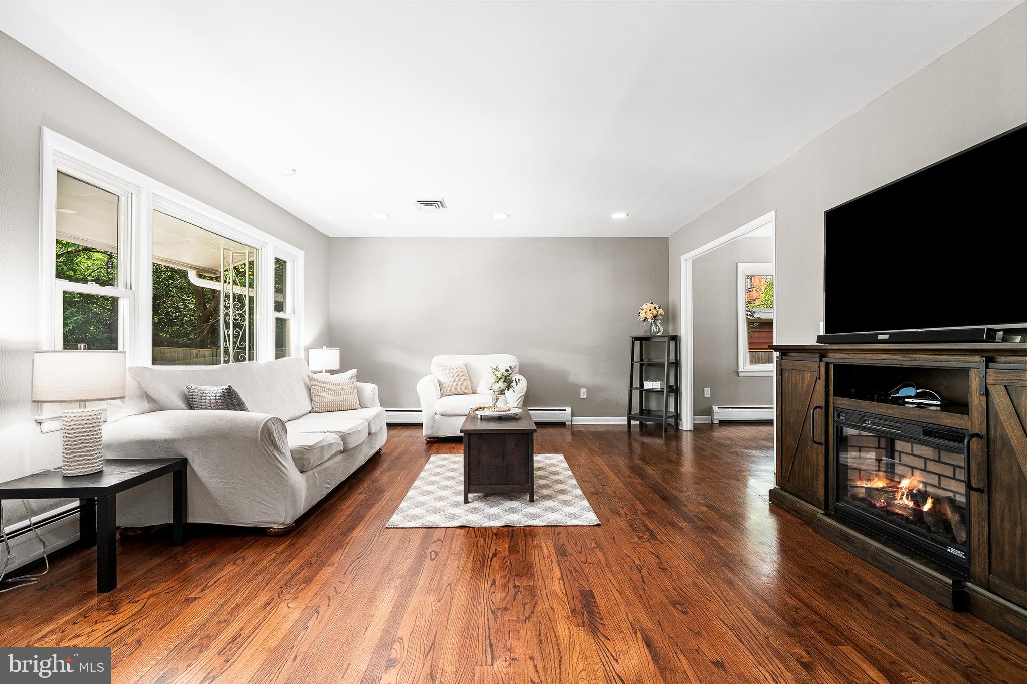 1213 DALE DRIVE