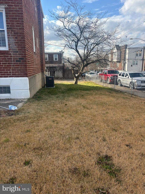 Townhouse For Sale - 1870 Pratt Street<br/> PHILADELPHIA, PA 19124