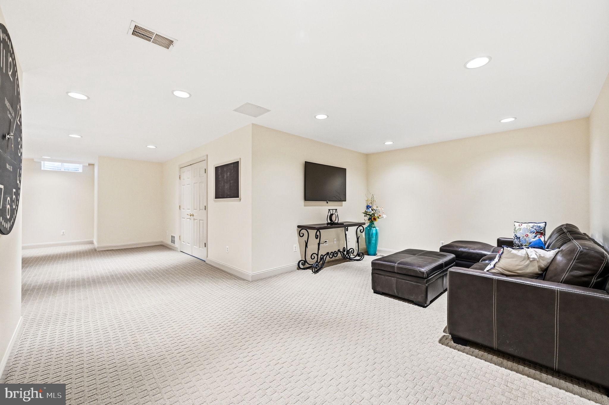 HICKORY HILL - Residential