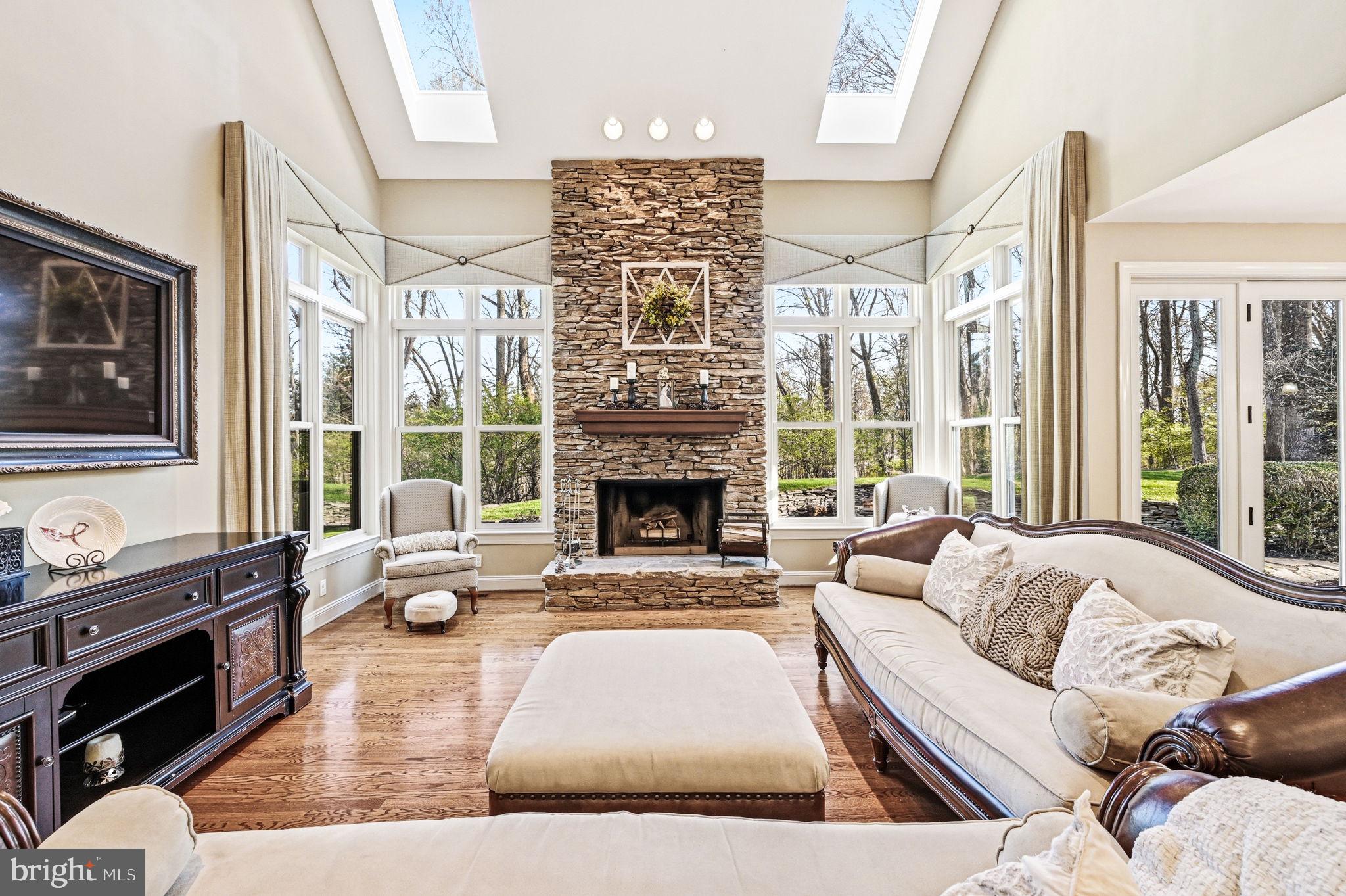 HICKORY HILL - Residential