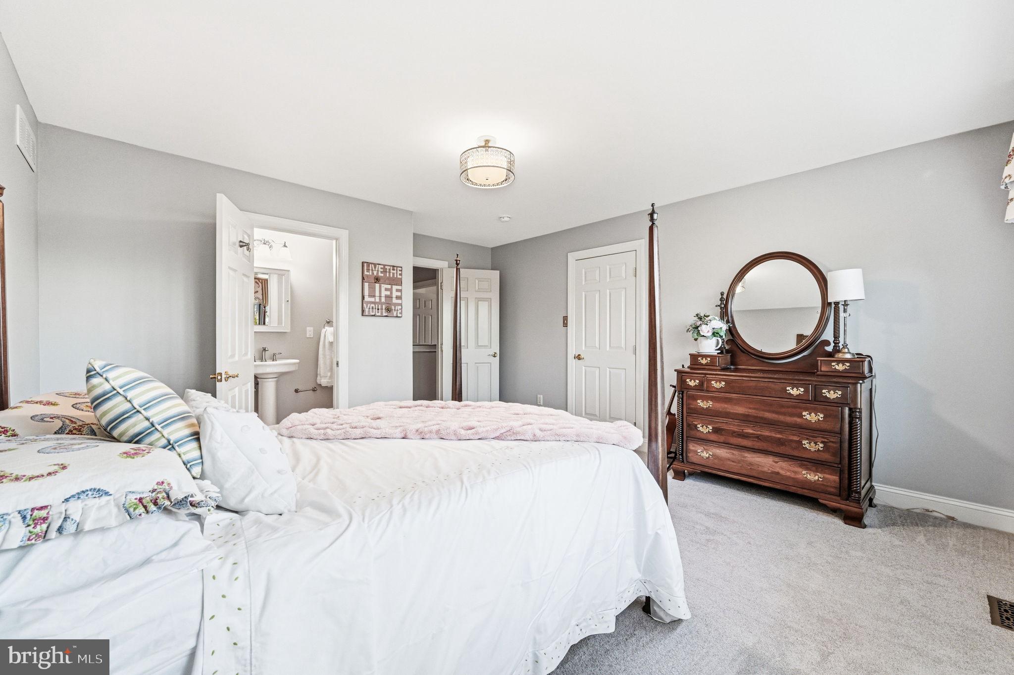 HICKORY HILL - Residential