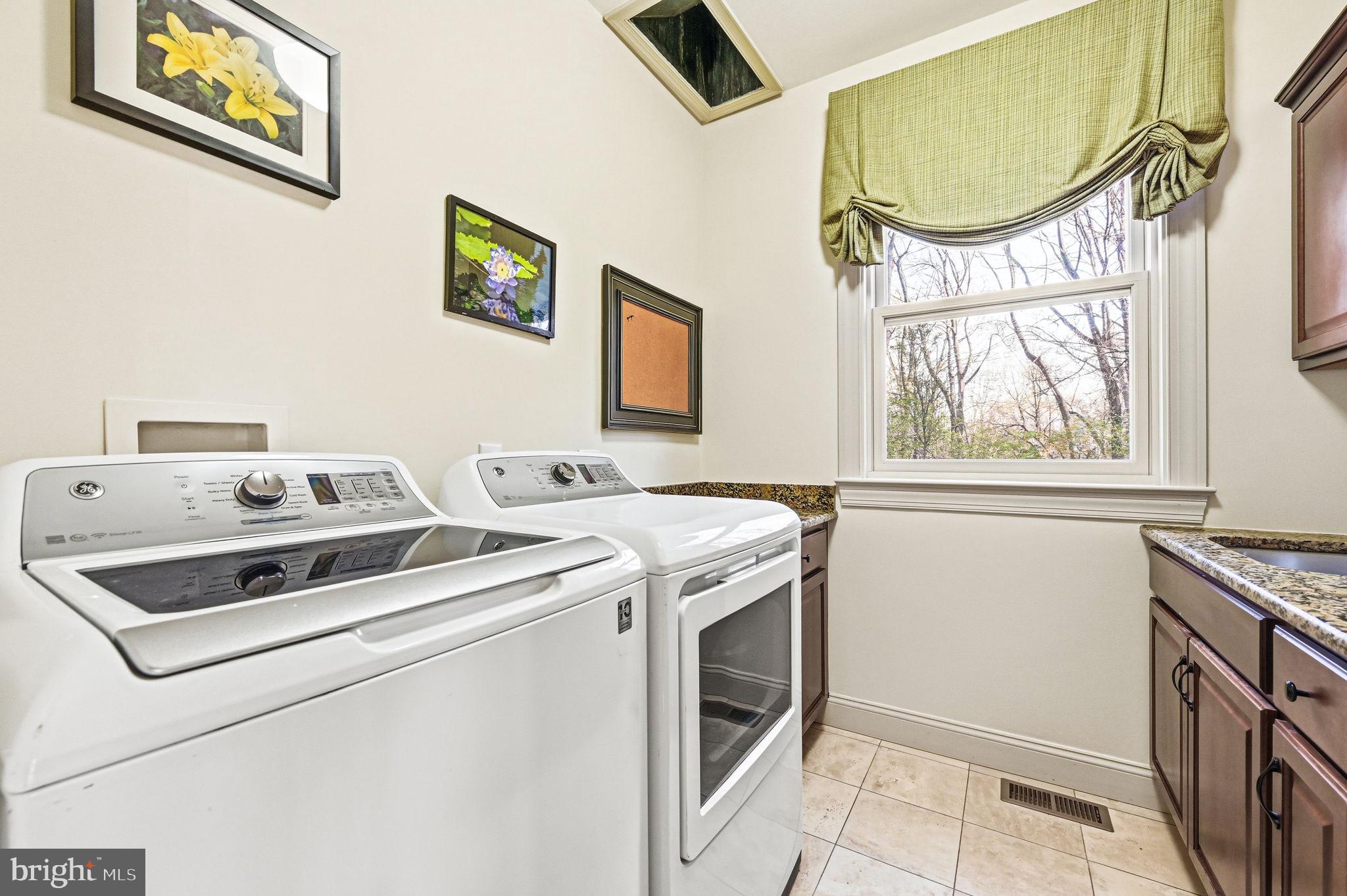 HICKORY HILL - Residential