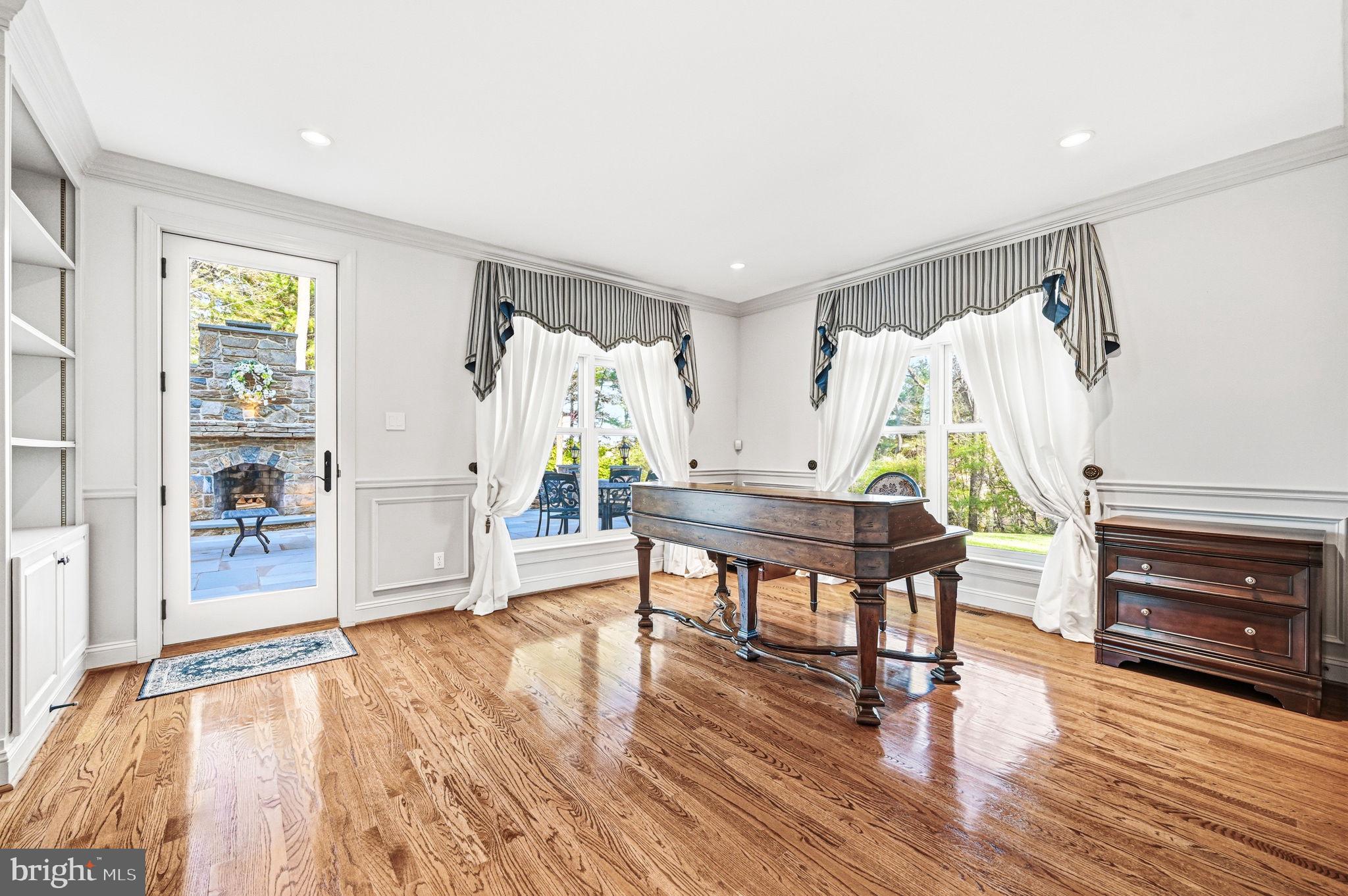 HICKORY HILL - Residential