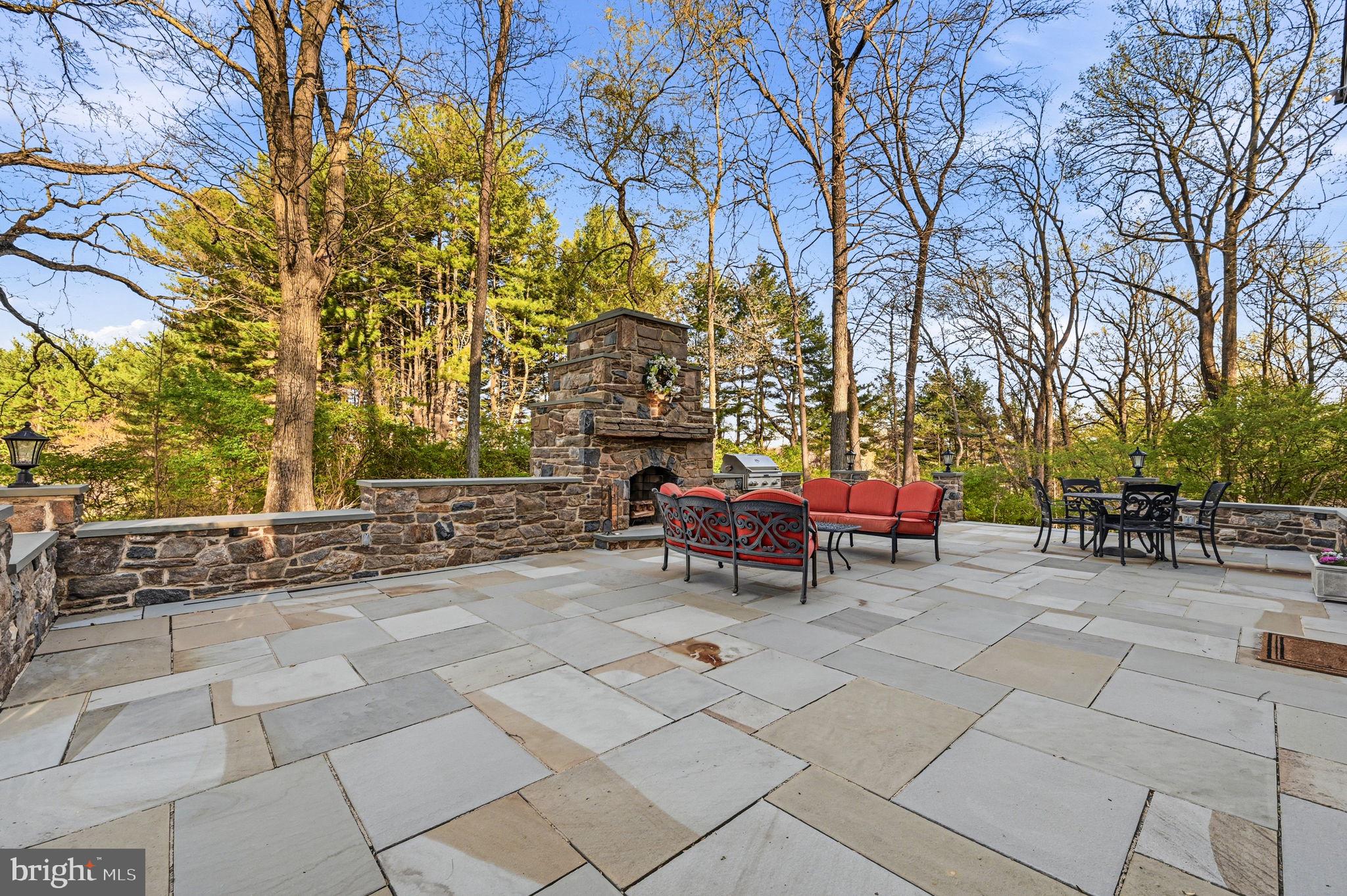 HICKORY HILL - Residential