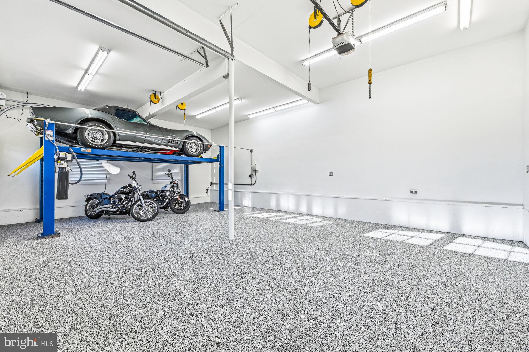 HICKORY HILL - Residential