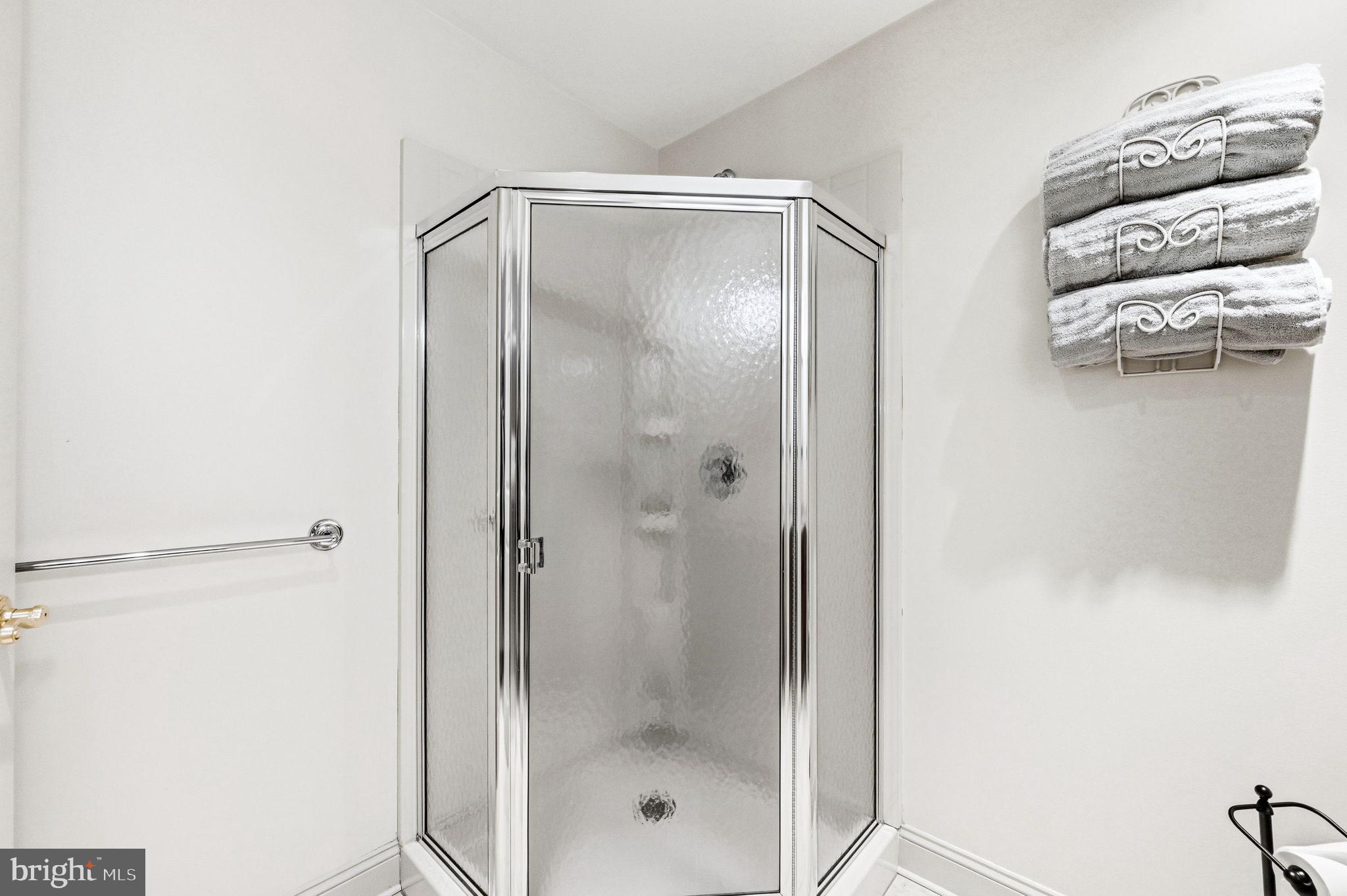 HICKORY HILL - Residential