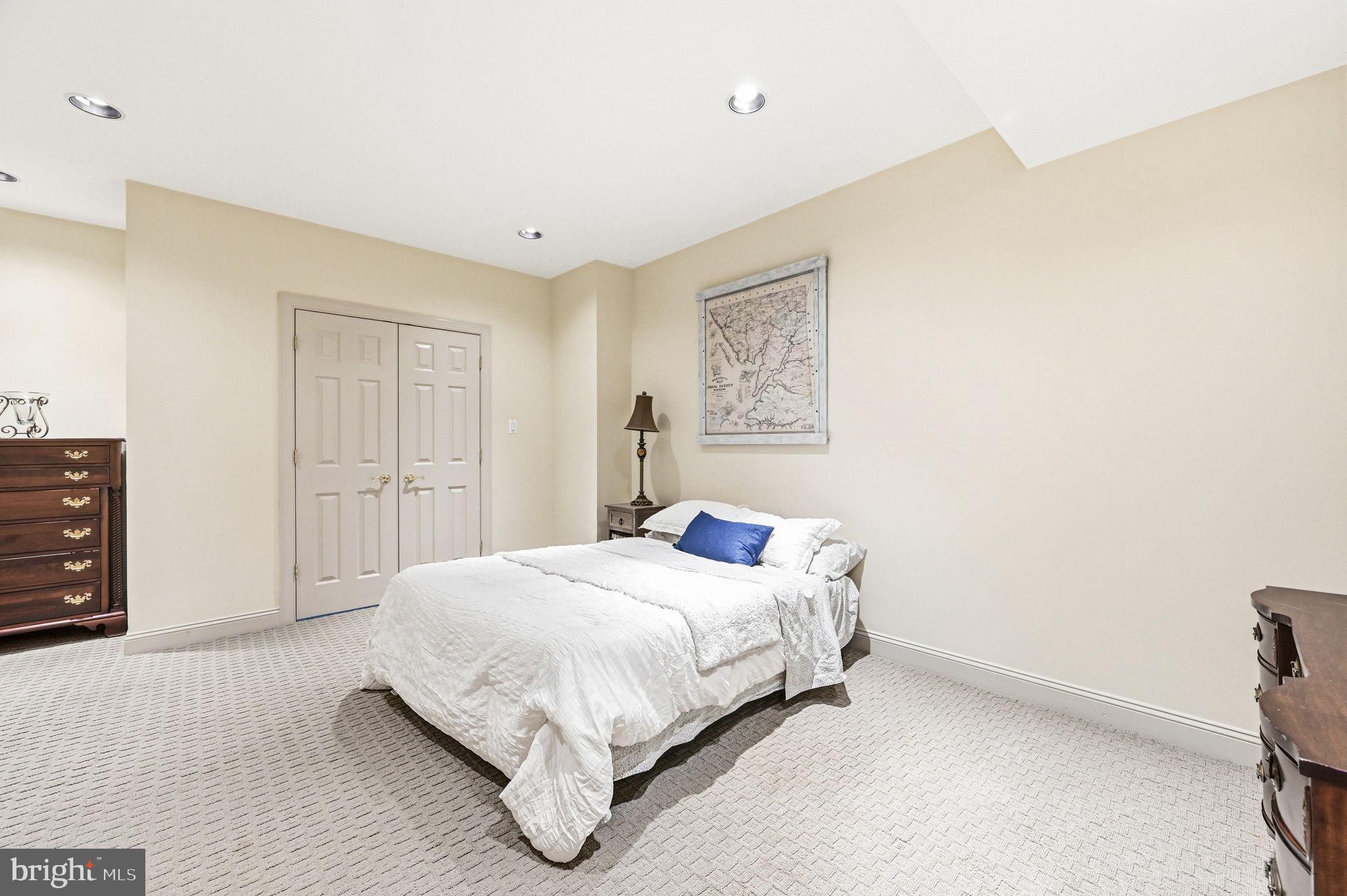 HICKORY HILL - Residential