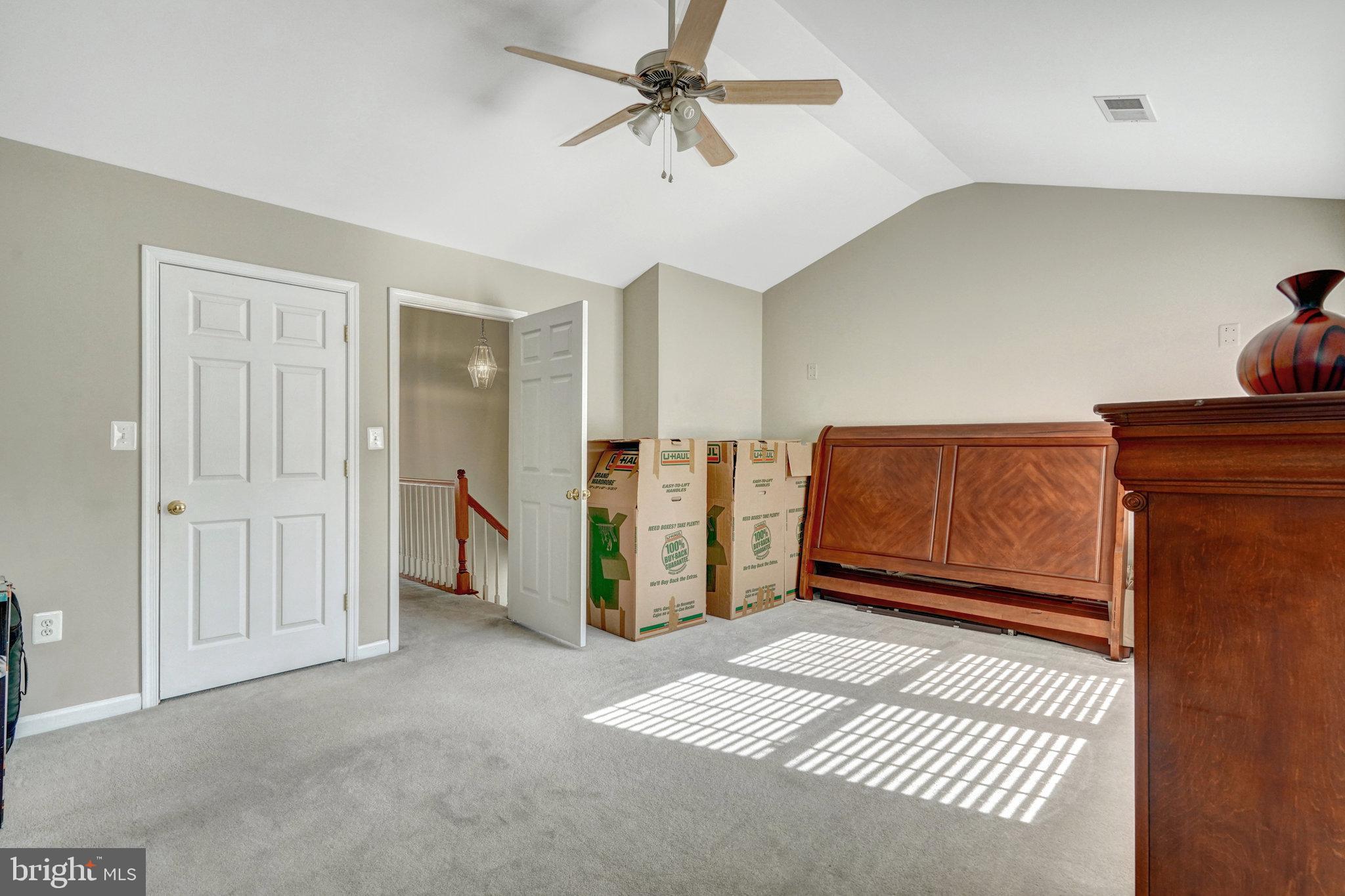 FAIRFAX CENTER LANDBAY - Residential