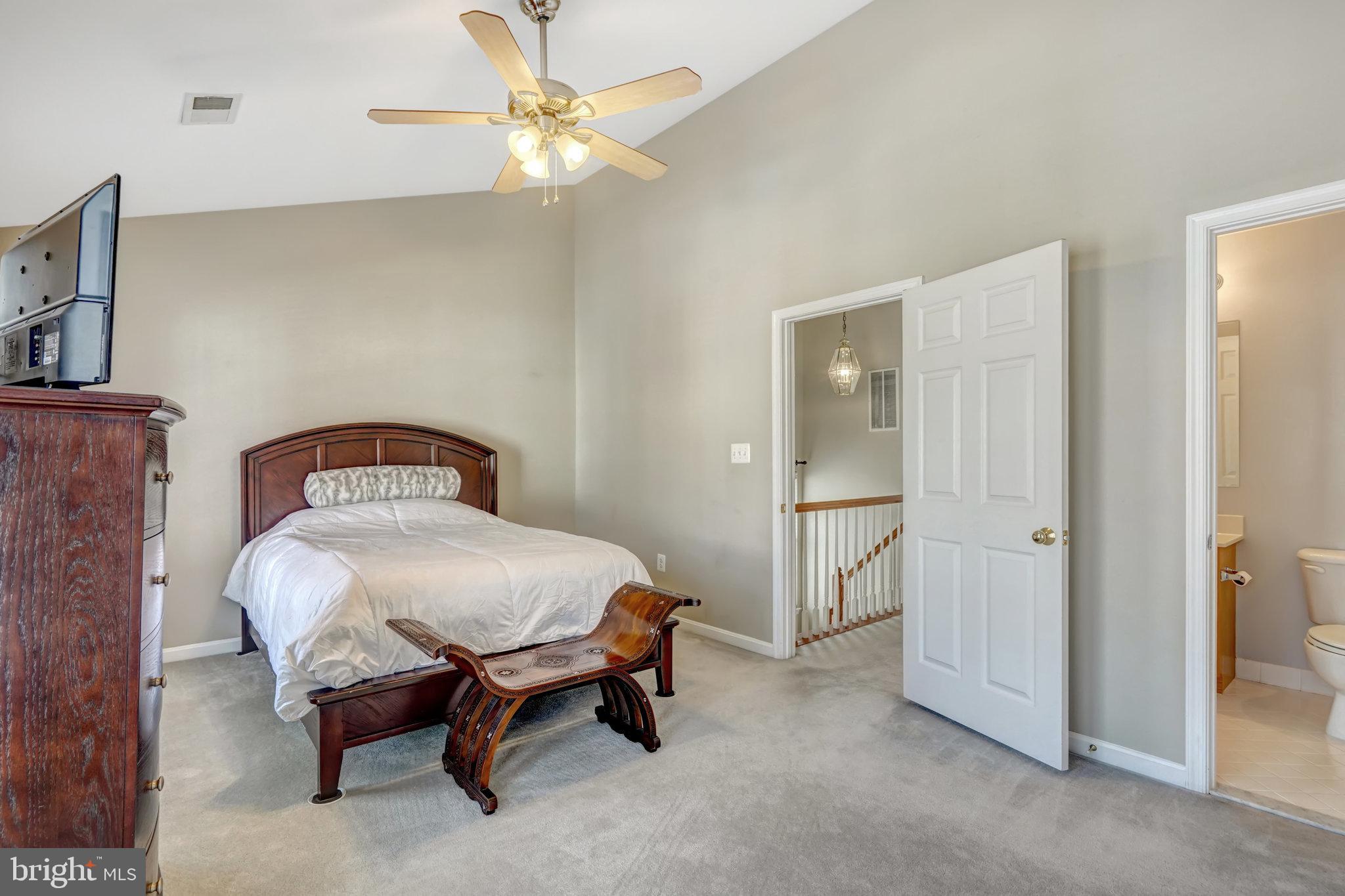 FAIRFAX CENTER LANDBAY - Residential