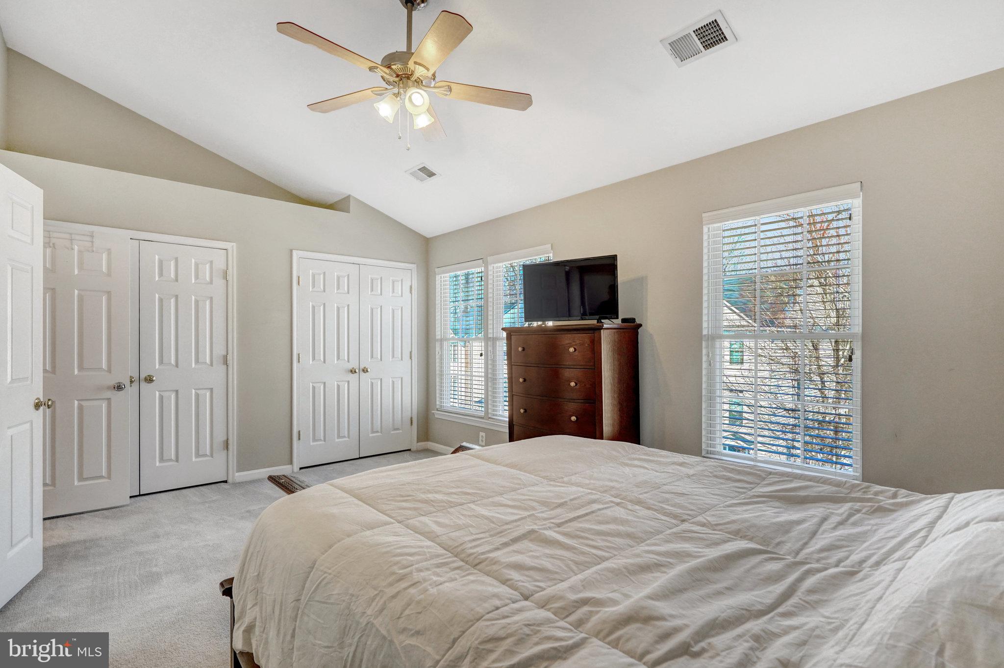 FAIRFAX CENTER LANDBAY - Residential