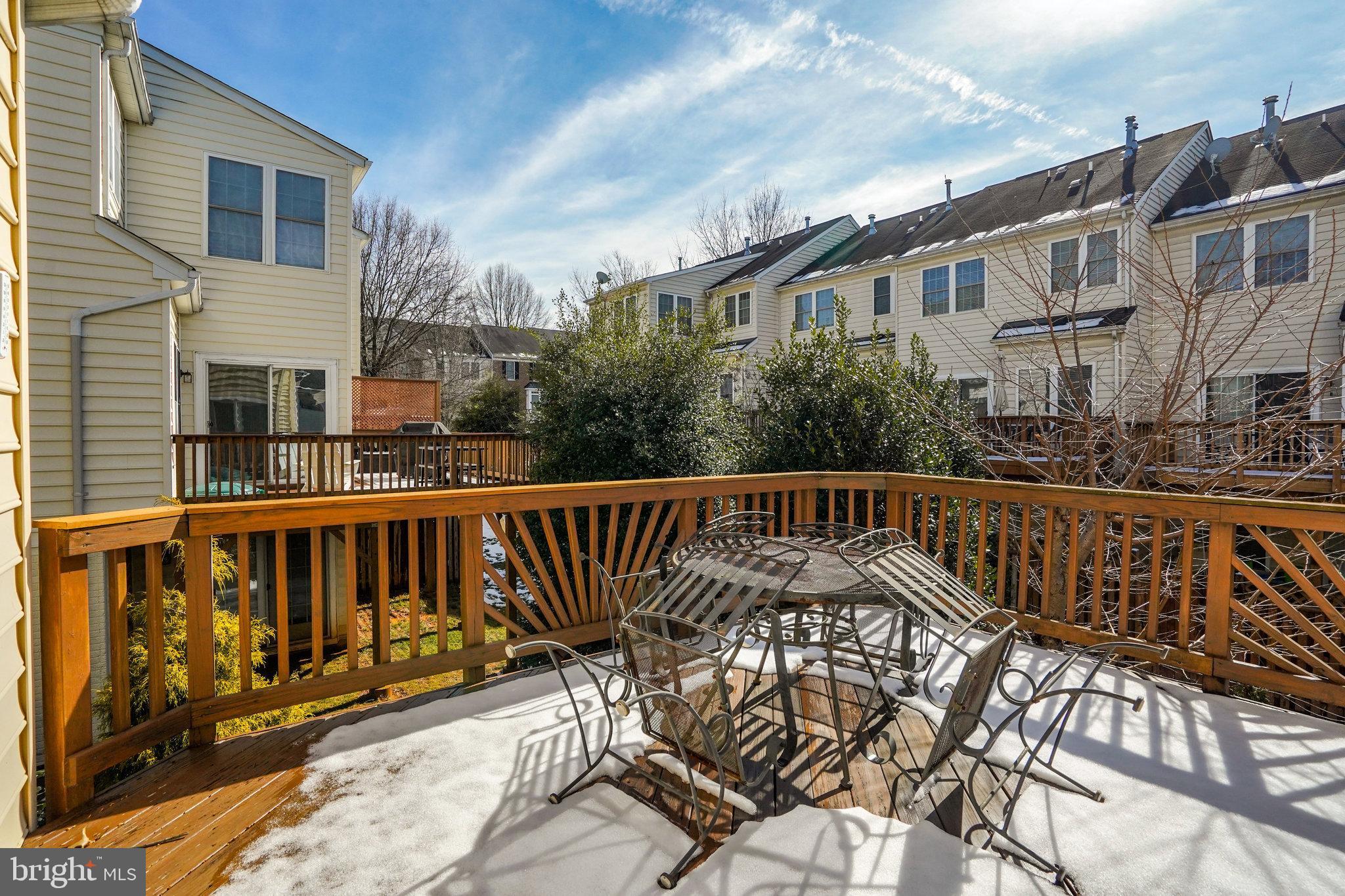 FAIRFAX CENTER LANDBAY - Residential