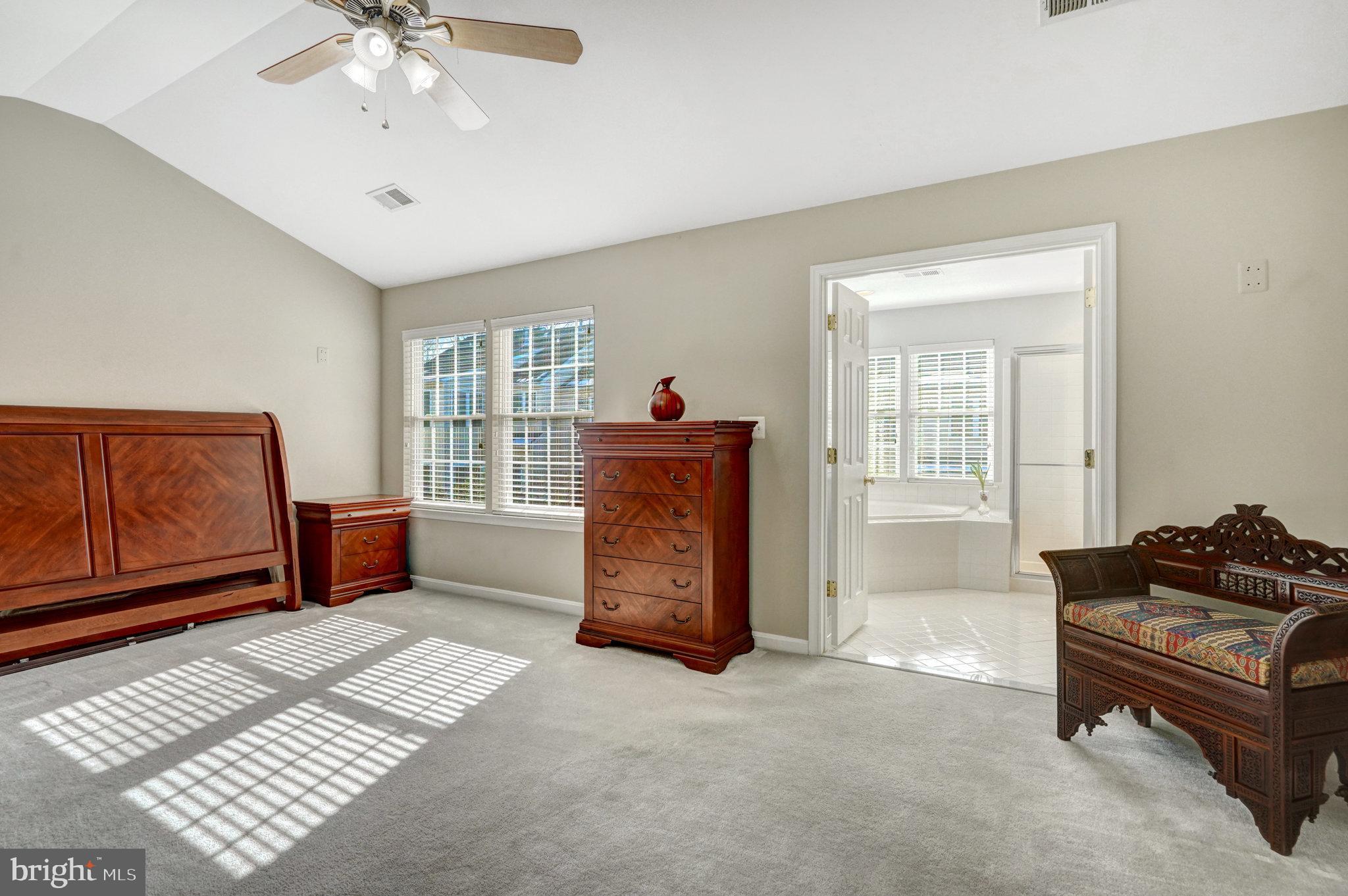 FAIRFAX CENTER LANDBAY - Residential