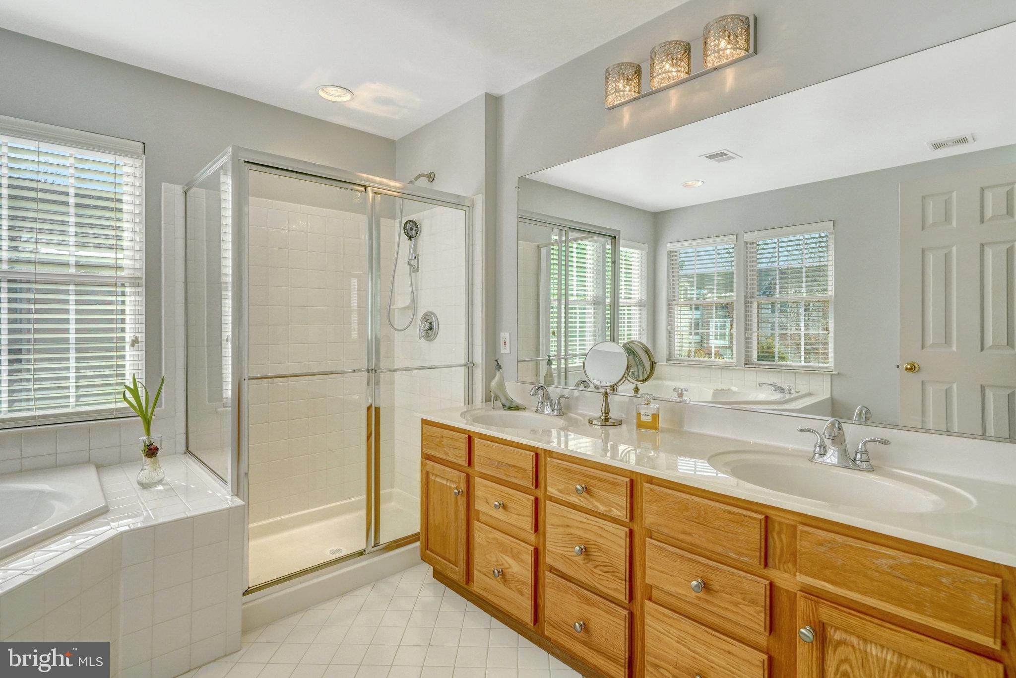 FAIRFAX CENTER LANDBAY - Residential