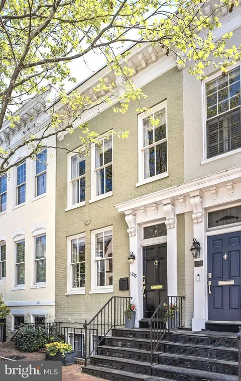 MLS: DCDC2197404