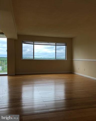 PRESIDENTIAL TOWERS - Residential