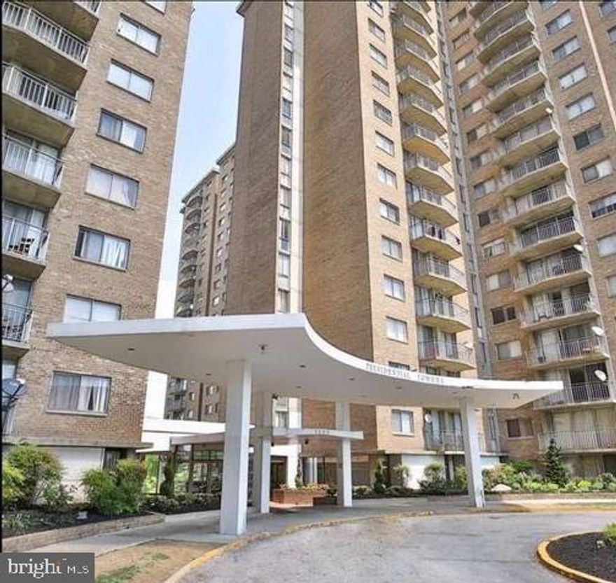 MOTIVATED SELLER!...BACK ON THE MARKET, BUYER FINANCING FELL THROUGH, so grab it now before it's sold again! Freshly painted 2BR/2BA condo in Presidential Towers. Hardwood floors, stainless steel appliances, solid wood cabinets, granite counter tops, vanities with granite counters, and designer tile. Move in ready. ALL UTILITIES included in condo fee!