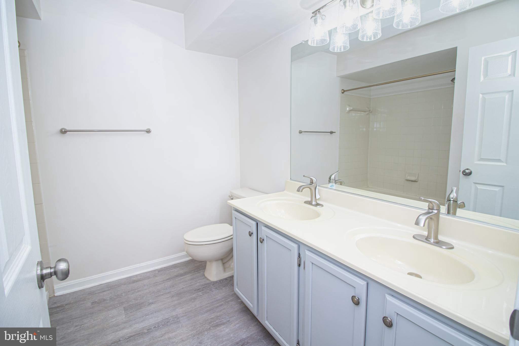 TIERS OF MANCHESTER LAKES - Residential