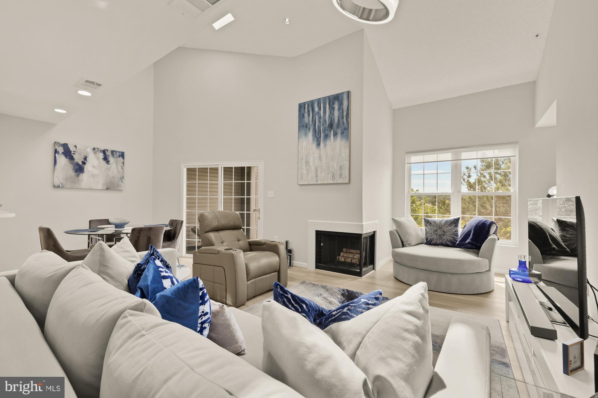 257 S PICKETT STREET 402