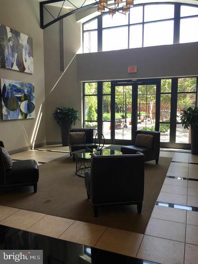 CLARENDON 1021 - Residential Lease