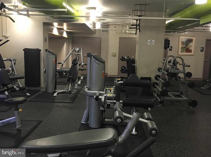 CLARENDON 1021 - Residential Lease