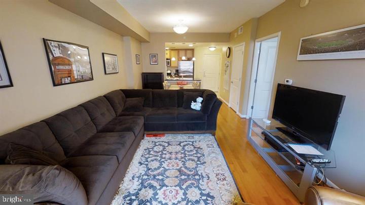 CLARENDON 1021 - Residential Lease