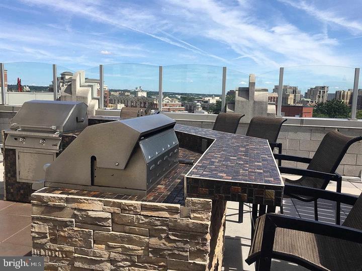 CLARENDON 1021 - Residential Lease